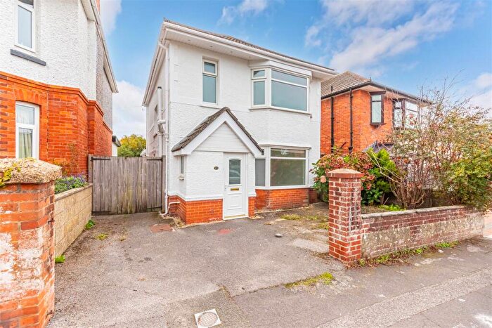 3 Bedroom Detached House For Sale In Mayfield Road, Bournemouth, BH9