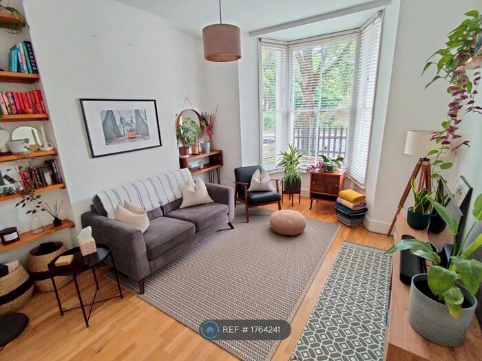 1 Bedroom Flat To Rent In Woodfall Road, London, N4