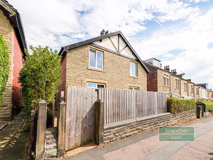 2 Bedroom Semi-detached House For Sale In Arnold Street Huddersfield, HD2