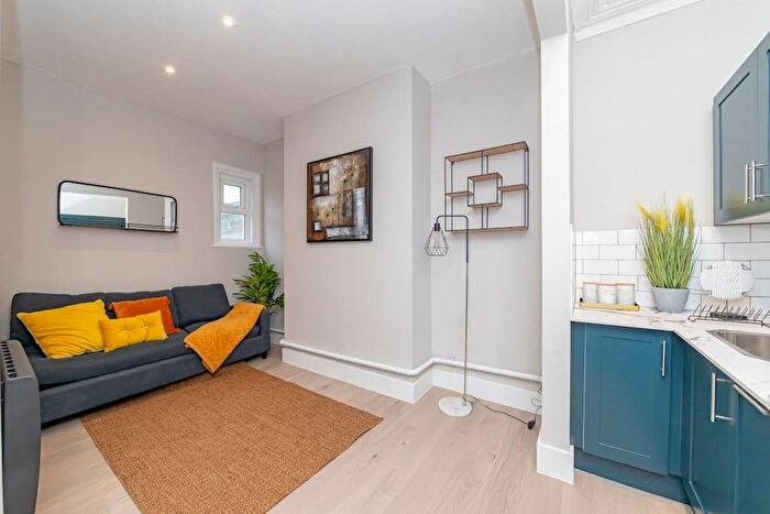 4 Bedroom Flat To Rent In London Road, Brighton, BN1