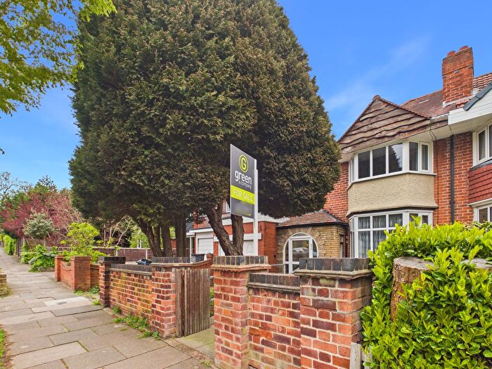 3 Bedroom Semi-detached House For Sale In Goosemoor Lane, Erdington, B23