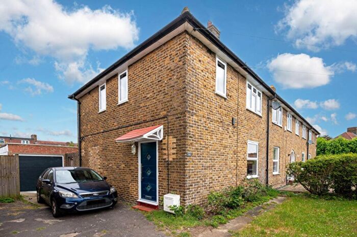 3 Bedroom End Of Terrace House To Rent In Ivorydown, Downham, Bromley, BR1