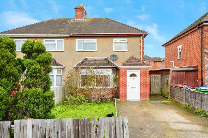 4 Bedroom Semi Detached House For Sale In Brasenose Driftway, Oxford, Oxfordshire, OX4