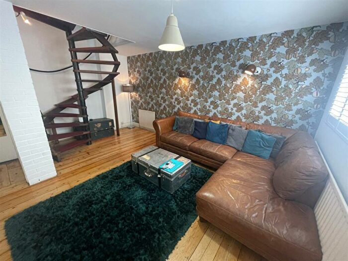 3 Bedroom Terraced House To Rent In Montpelier Road, Brighton, BN1