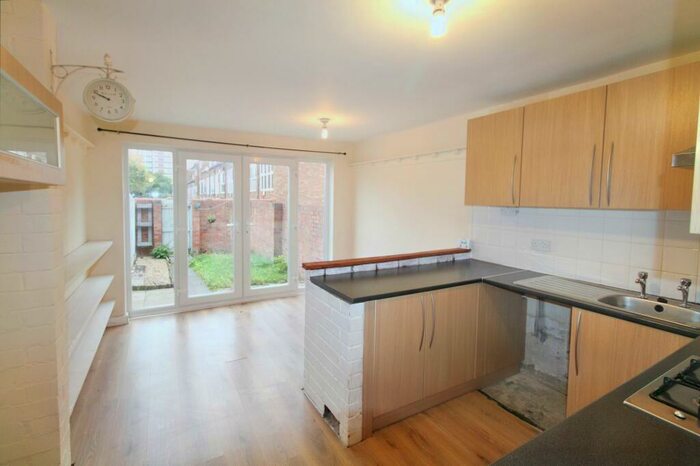 3 Bedroom Town House To Rent In Tynemouth Close, Heaton, Newcastle Upon Tyne, Tyne And Wear, NE6