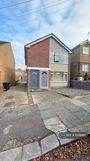2 Bedroom Flat To Rent In Abbey Road, Ilford, IG2
