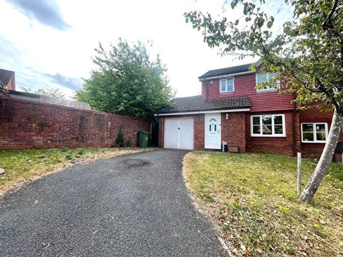 3 Bedroom Semi-Detached House To Rent In Cartwright Avenue, Worcester, WR4