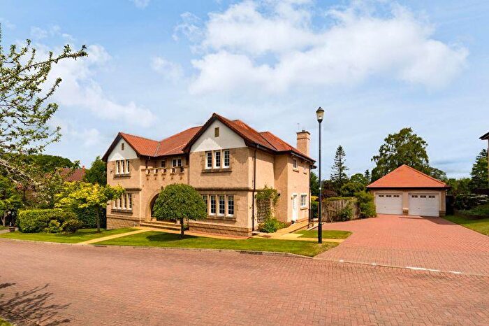 5 Bedroom Detached House For Sale In Craigerne Crescent, Peebles, EH45