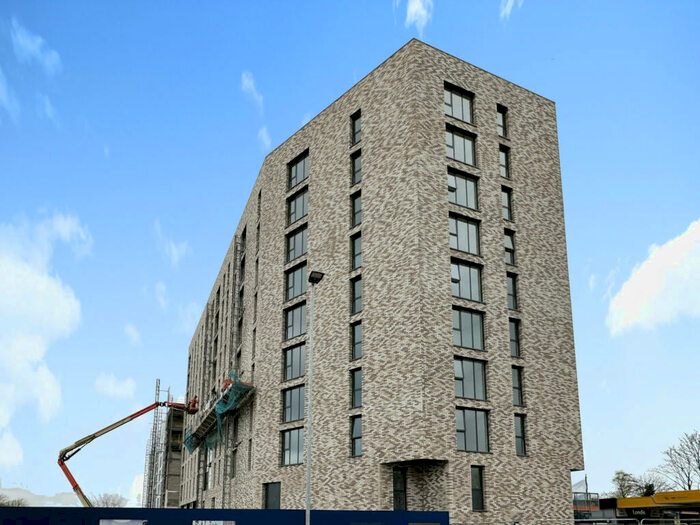 3 Bedroom Flat To Rent In Block B, Regents Plaza, M5