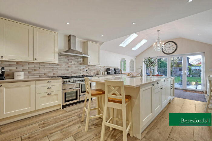 4 Bedroom Detached House For Sale In St Fabians Drive, Chelmsford, CM1