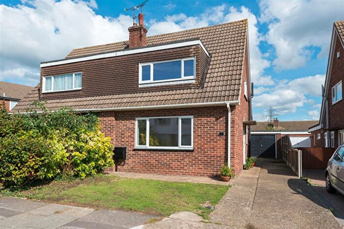 3 Bedroom Semi-Detached House For Sale In Hawthorn Avenue, Canterbury, CT2