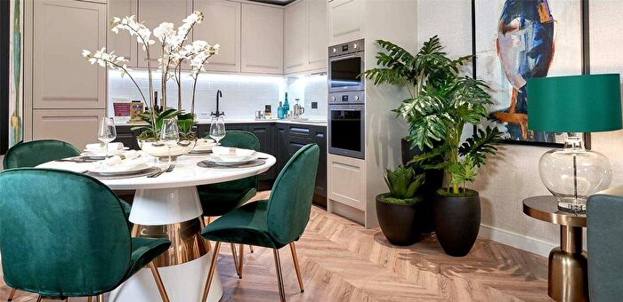 2 Bedroom Flat To Rent In Wheatfield Way, Royal Exchange, Kingston Upon Thames, KT1