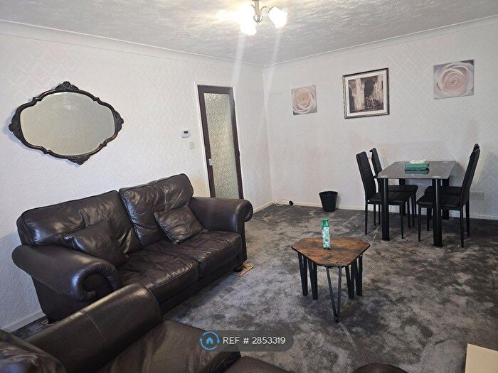2 Bedroom Flat To Rent In Abergele Road, Colwyn Bay, LL29