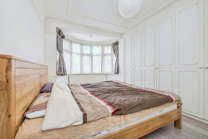 5 Bedroom Semi-Detached House For Sale In Kingshill Drive, Harrow, HA3