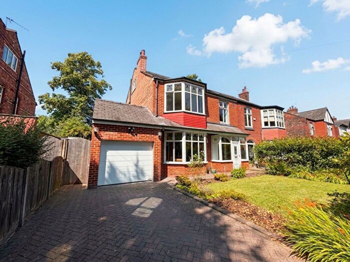5 Bedroom Semi-detached House For Sale In Victoria Road, Salford, M6