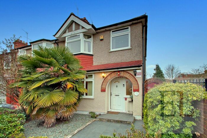 3 Bedroom End Of Terrace House To Rent In Wood End Lane, Northolt, Greater London, UB5