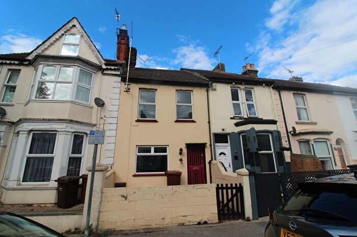 3 Bedroom Terraced House To Rent In Copenhagen Road, Gillingham, ME7