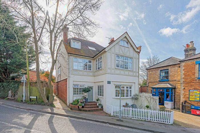 1 Bedroom Flat To Rent In High Street, Claygate, KT10