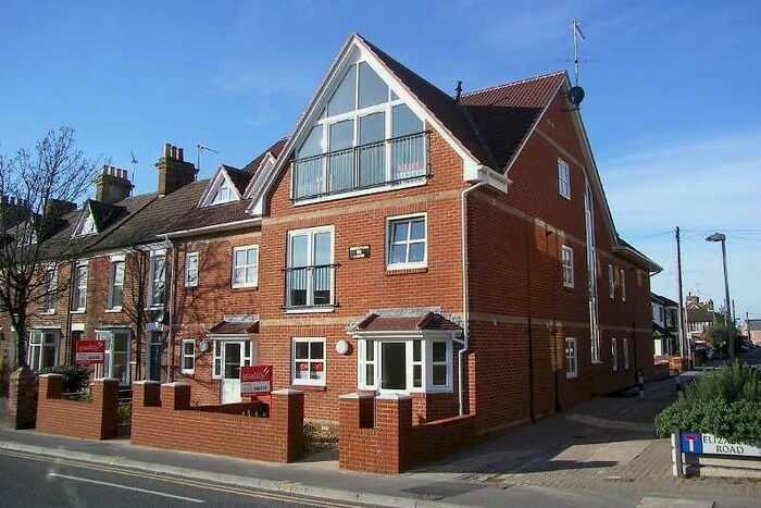 1 Bedroom Flat To Rent In Poole, BH15
