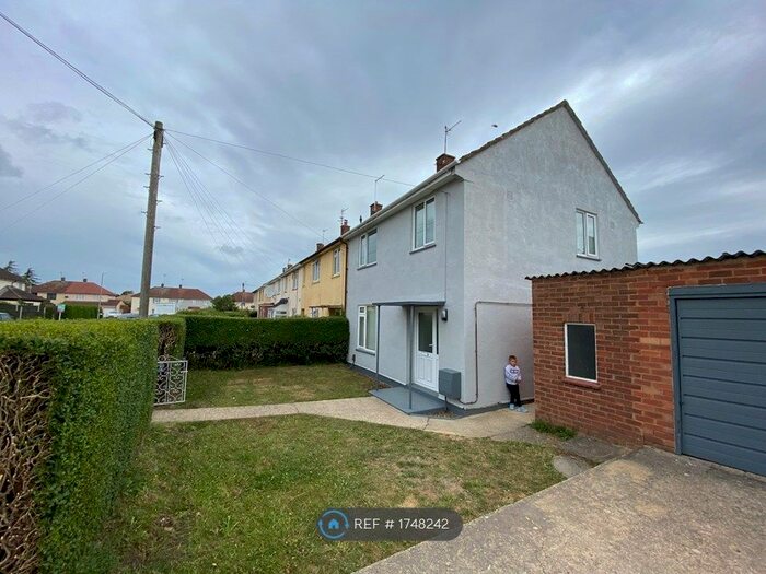 3 Bedroom Semi-Detached House To Rent In Iona Road, Corby, NN17