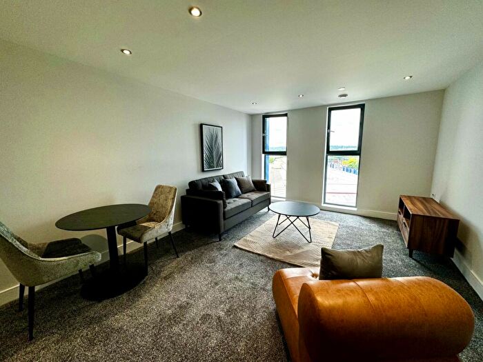 1 Bedroom Flat To Rent In Crown Point Road, Hunslet, Leeds, West Yorkshire, LS10