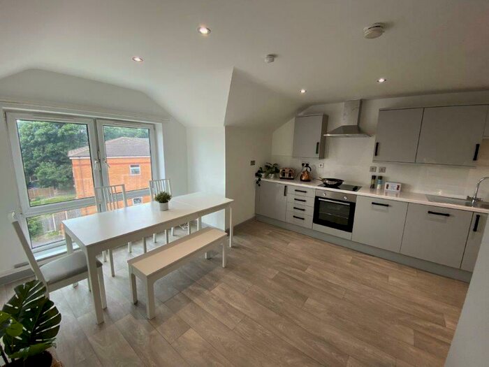 5 Bedroom Apartment To Rent In Mooregate House, Middle Street, NG9