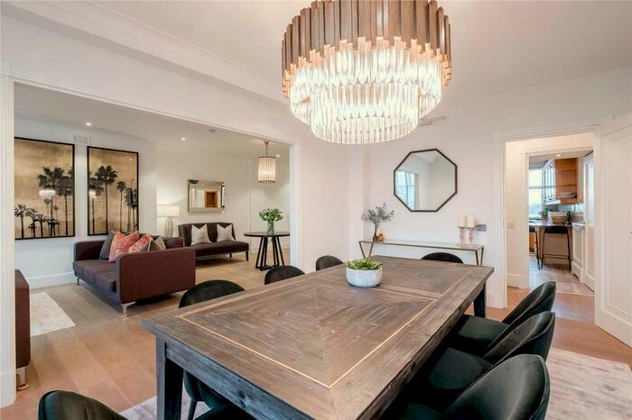 5 Bedroom Apartment To Rent In Park Road, St Johns Wood, NW8