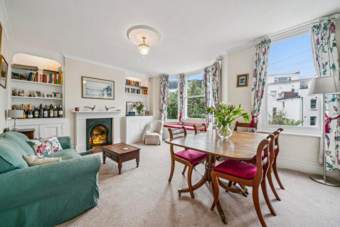 2 Bedroom Flat For Sale In Lavender Sweep, London, SW11