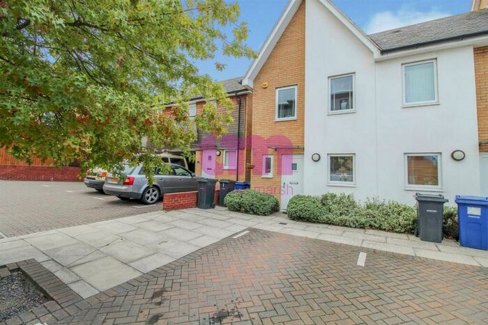 2 Bedroom End Of Terrace House To Rent In Saxton Close, Grays, RM17