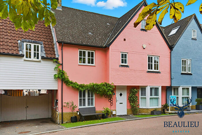 4 Bedroom Semi-Detached House For Sale In Meggy Tye, Chelmer Village, CM2