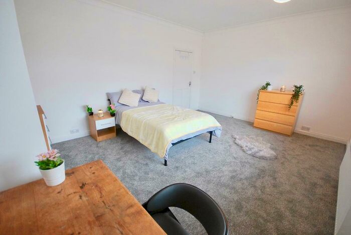 4 Bedroom Terraced House To Rent In Kingswood Road, Fallowfield, Manchester, M14