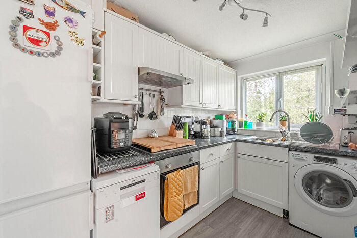 1 Bedroom Flat To Rent In Lynn Close, Harrow, HA3
