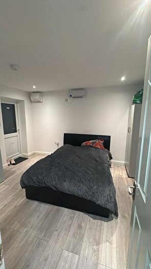 Studio To Rent In Diamond Road, Slough, SL1