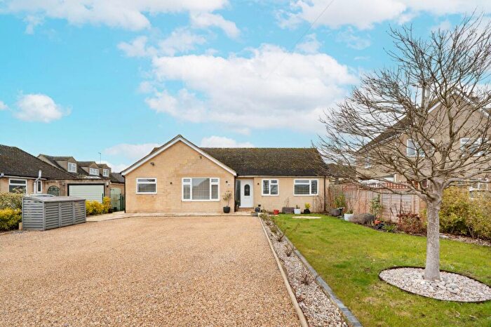 3 Bedroom Detached Bungalow For Sale In Greenfield Crescent, Stonesfield, OX29