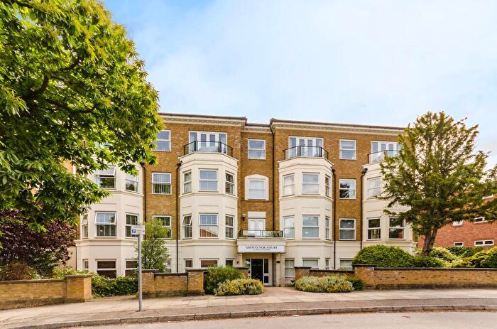 2 Bedroom Flat To Rent In Avenue Elmers, Surbiton, KT6