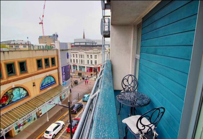 1 Bedroom Serviced Apartments To Rent In Dumfries, The Aspect, Queen St, Cardiff, Caerdydd, CF10