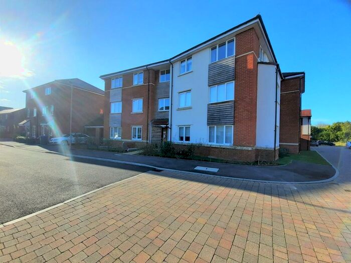 2 Bedroom Apartment To Rent In Firecracker Drive, Locks Heath, SO31