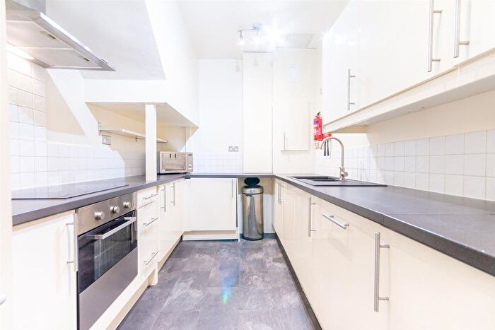 5 Bedroom Flat To Rent In George House, Osborne Road, NE2