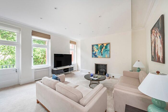 4 Bedroom Flat To Rent In Iverna Court, High Street Kensington, W8
