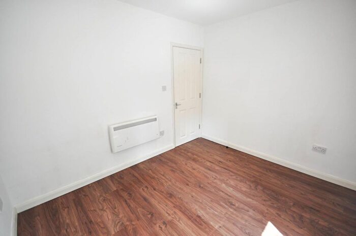1 Bedroom Flat To Rent In Queen Street, Bedford, MK40