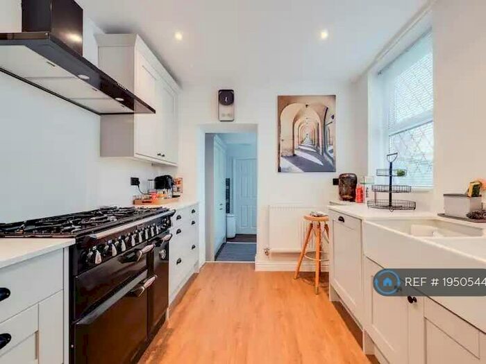 3 Bedroom Terraced House To Rent In Culcheth Lane, Manchester, M40