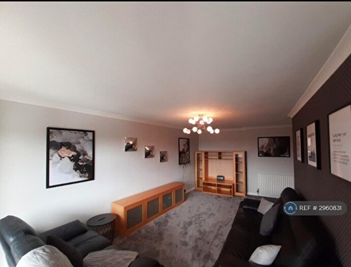 2 Bedroom Flat To Rent In Coopers Well Street, Glasgow, G11