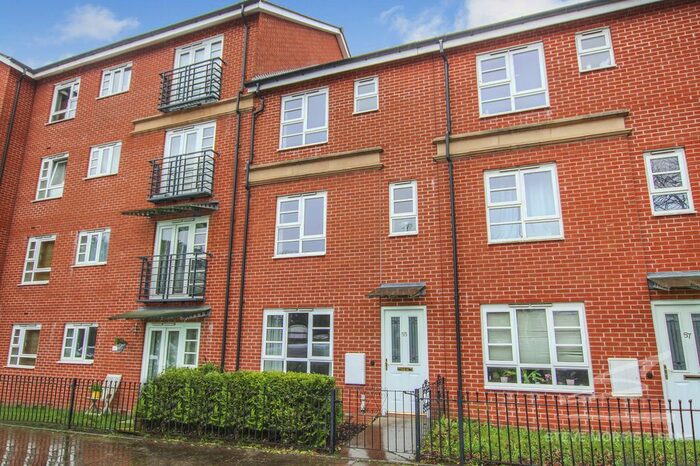 4 Bedroom Town House To Rent In Boundary Road, Erdington, Birmingham, B23