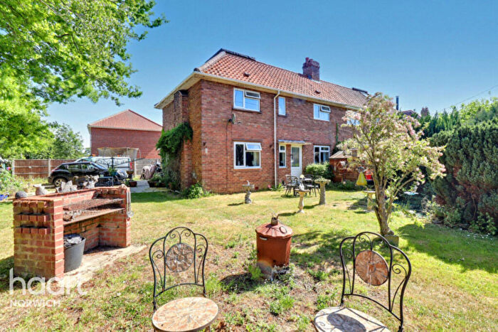 3 Bedroom Semi Detached House For Sale In Station Road, Wymondham, NR18