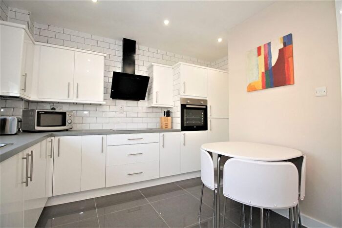 1 Bedroom Flat To Rent In Rich Street, Westferry, Canary Wharf, E14