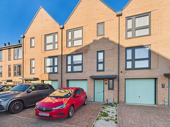 5 Bedroom Terraced House To Rent In Wheelwrights Way, Gillingham, Kent, ME4