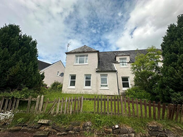 3 Bedroom Flat To Rent In Birch Avenue, Clarkston, G76