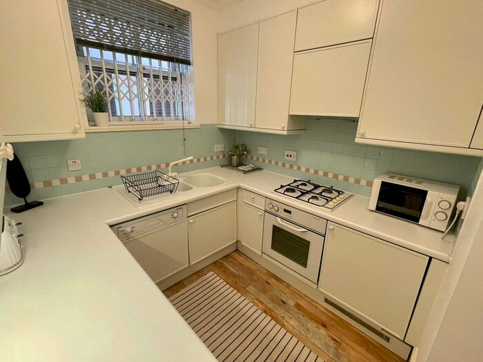 1 Bedroom Flat To Rent In Barter Street, Lse, Holborn, West End, Ucl, Covent Garden, Bloomsbury, London, WC1A