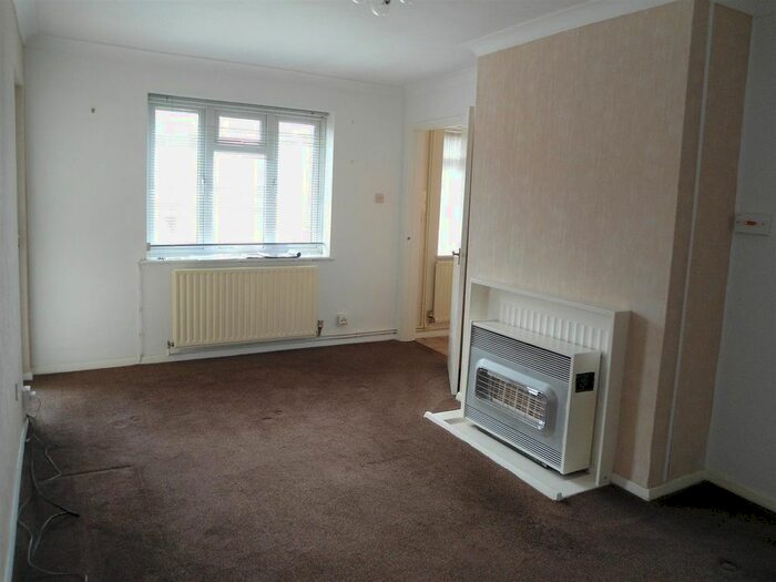 1 Bedroom Flat To Rent In Wakeley Road, Rainham, Gillingham, ME8