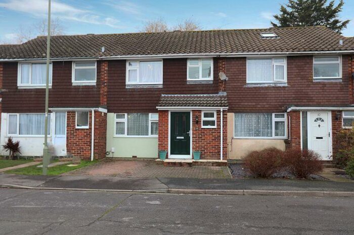 3 Bedroom Terraced House To Rent In Beverley Close, Park Gate, SO31